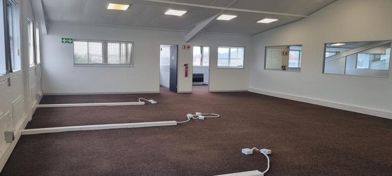To Let Commercial Property for Rent in Mowbray Western Cape
